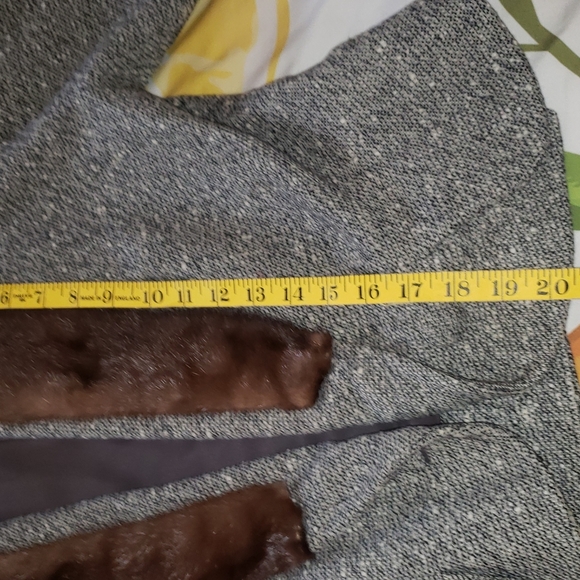 Vintage jacket with real fur collar - Picture 6 of 13